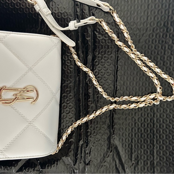 STEVE MADDEN ‘BENDUE’ WHITE CROSSBODY PURSE - BNWT - Picture 8 of 13